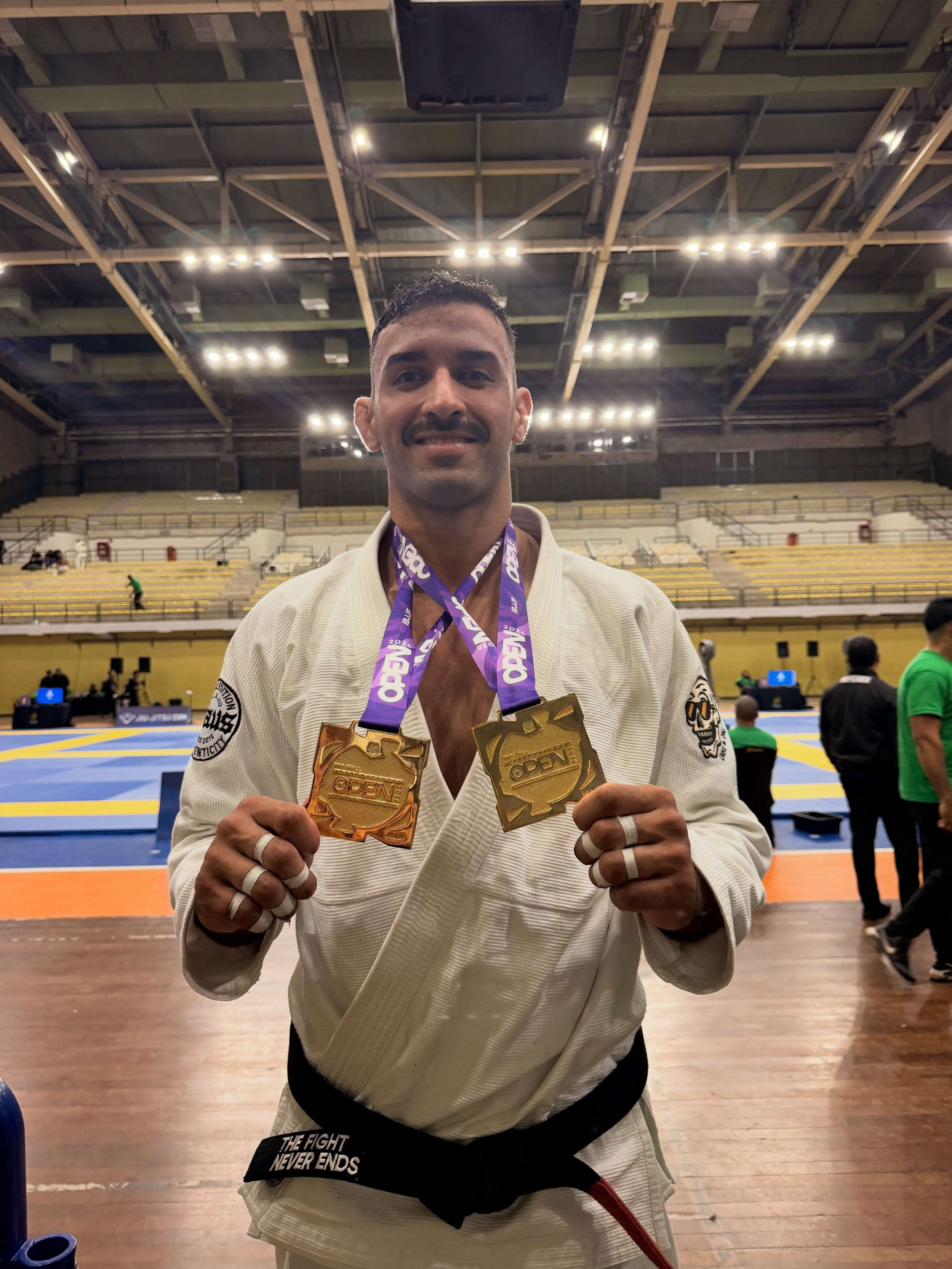 João Victor com duas medalhas de ouro no Rio Fall International Open